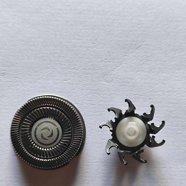 تیغ و شبکه ریش تراش 3 تیغ چینی rf6مطابق عکس پک یک عددی